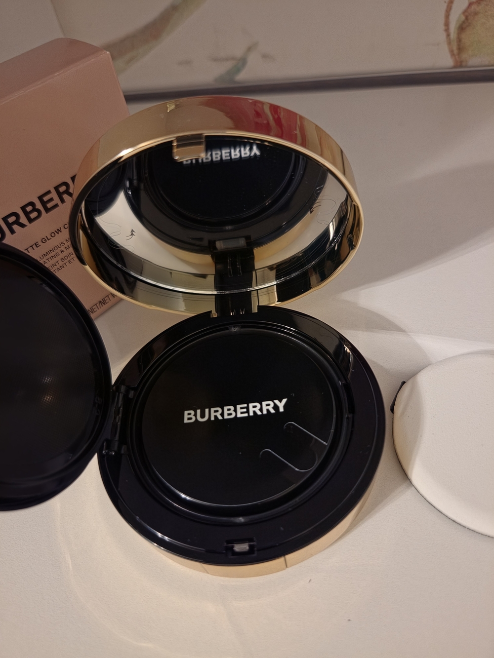 Burberry Matte Glow Cushion Foundation - Gold - Picture 7 of 8